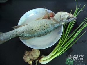 鱸魚蒸多長時(shí)間？鱸魚怎么蒸？