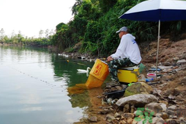 秋天釣魚怎么選釣位置？秋天釣魚怎么選釣位？