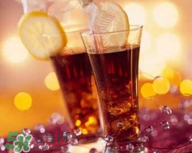 碳酸飲料喝多了會(huì)怎么樣？碳酸飲料的危害有哪些