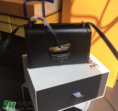 loewe三角包正品多少錢？羅意威巴塞羅那三角包專柜價格