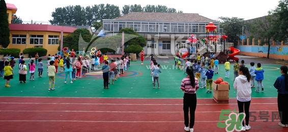 寶寶不去幼兒園怎么辦？寶寶不去幼兒園哭鬧怎么勸導？