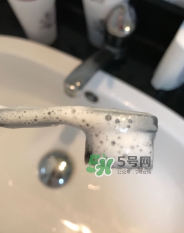 lg竹鹽牙膏怎么樣？lg竹鹽按壓牙膏怎么用？