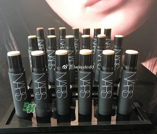 nars2017粉底棒怎么樣_nars2017粉底棒色號試色