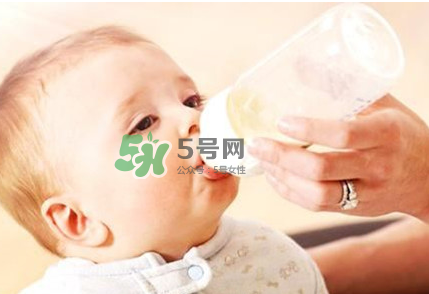 母乳和奶粉能混在一起吃嗎？母乳和奶粉混合喂養(yǎng)好嗎？