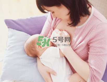 母乳喂養(yǎng)會(huì)乳糖不耐受嗎？母乳喂養(yǎng)會(huì)過度喂養(yǎng)嗎？