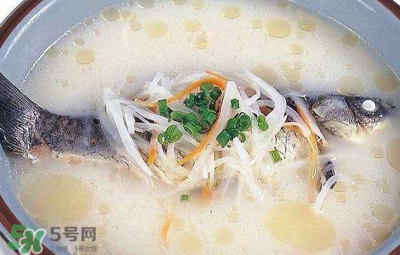 產(chǎn)婦鯽魚湯什么時候喝？產(chǎn)婦鯽魚湯放調(diào)料嗎？