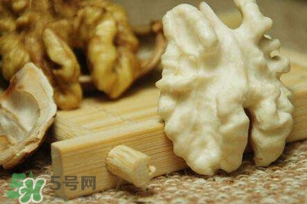 新鮮核桃怎么吃？新鮮核桃怎么給寶寶吃？