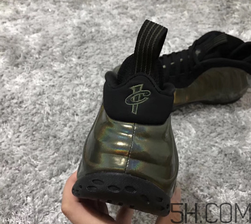 nike air foamposite one legion green全息噴什么時候發(fā)售？