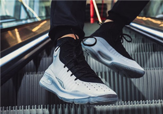 under armour curry 4黑白配色上腳效果怎么樣？