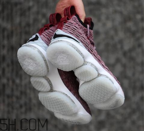 nike lebron 15 wine紅酒配色發(fā)售時間_多少錢？