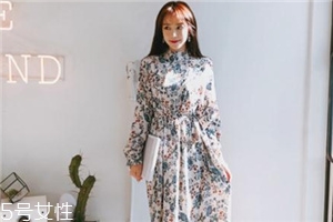 碎花連衣裙搭配什么鞋子？玩轉(zhuǎn)復古甜美