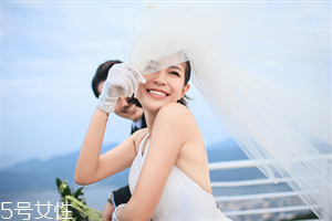 新娘發(fā)型圖片2018款教程 結(jié)婚的時(shí)候給化妝師看