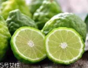 柑橘調(diào)香水好聞嗎？吃了這個(gè)大橘子