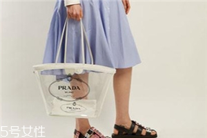 prada pvc塑料透明包多少錢？prada透明塑料包價格