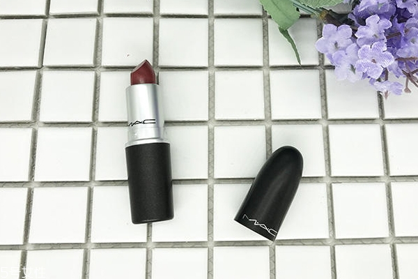 mac brick o la口紅日常嗎？mac brick o la上嘴圖