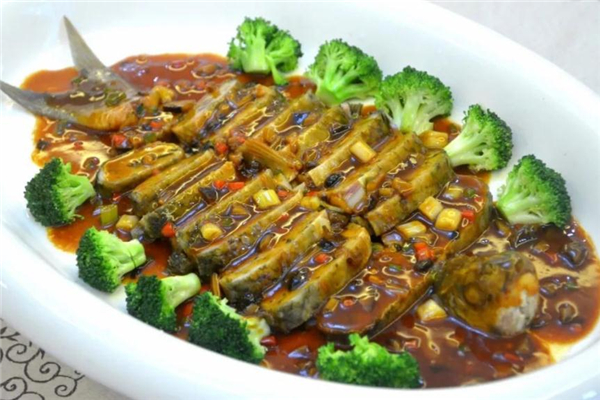 煎釀鯪魚(yú)的做法 著名廣東菜食譜