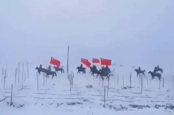 冬奧會幾年一次 牧民雪中奔馬送中國健兒出征