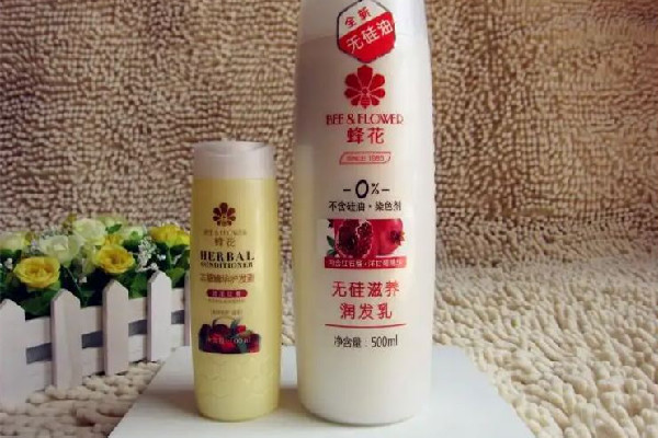 蜂花護(hù)發(fā)素和拉芳護(hù)發(fā)素那個(gè)好用 蜂花護(hù)發(fā)素適合什么發(fā)質(zhì)