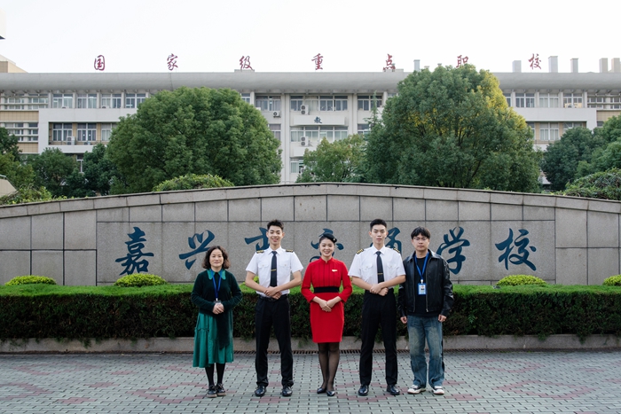 航空服務(wù)賽項(xiàng)一等獎(jiǎng).jpg 航空服務(wù)賽項(xiàng)一等獎(jiǎng).jpg